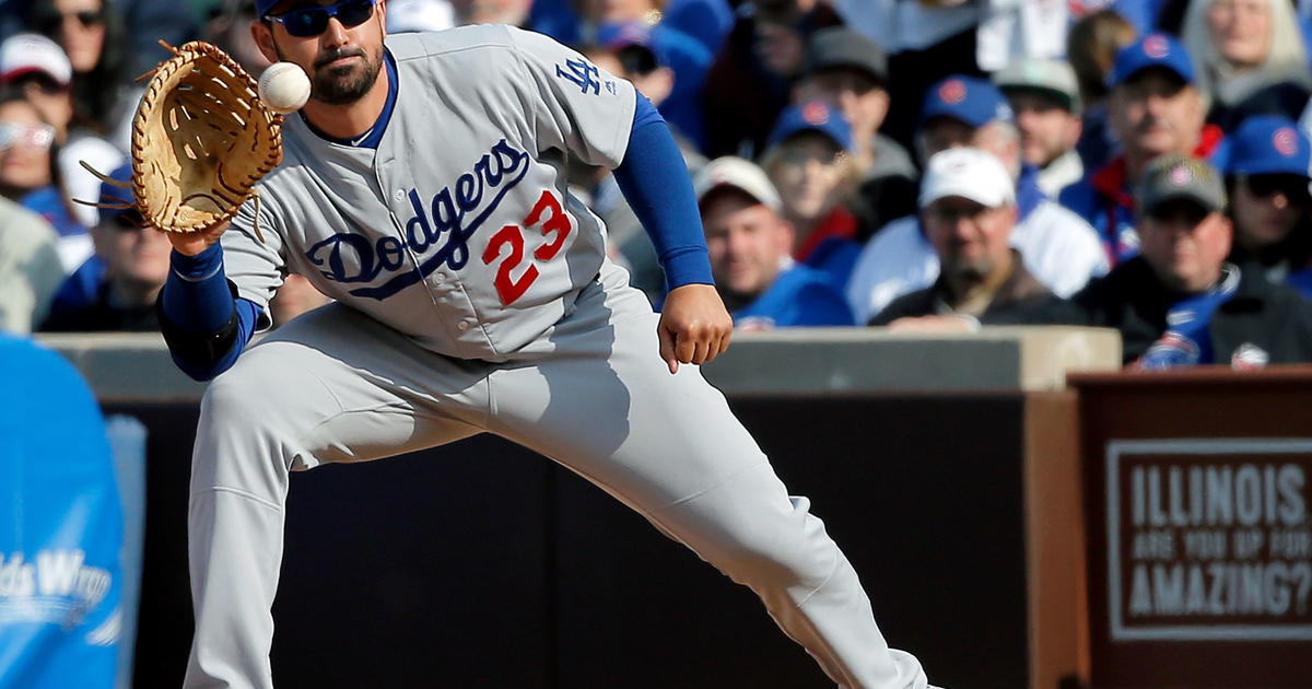 Dodgers' Adrian Gonzalez blasts three home runs in win over Padres