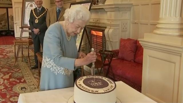 cbsn-fusion-queen-elizabeth-ii-marks-historic-70-years-on-throne-thumbnail-889591-640x360.jpg 