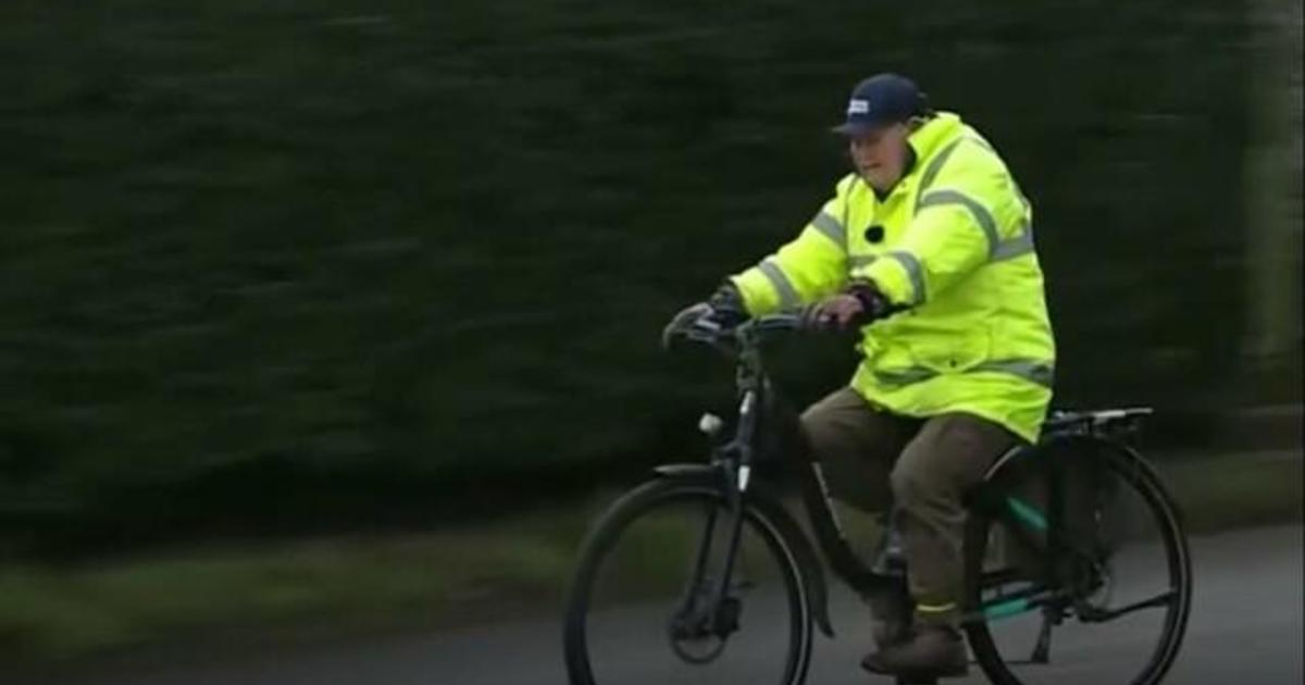 100-year-old man continues to cycle 100 miles a week