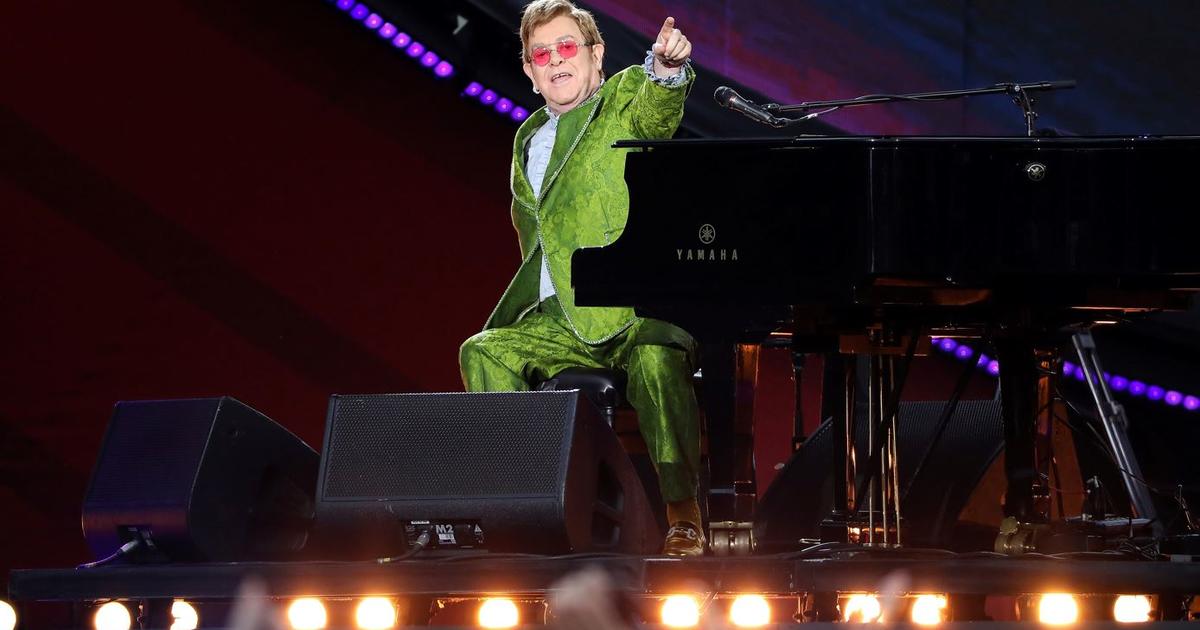 Elton John's final Houston concert cancelled due to Astros