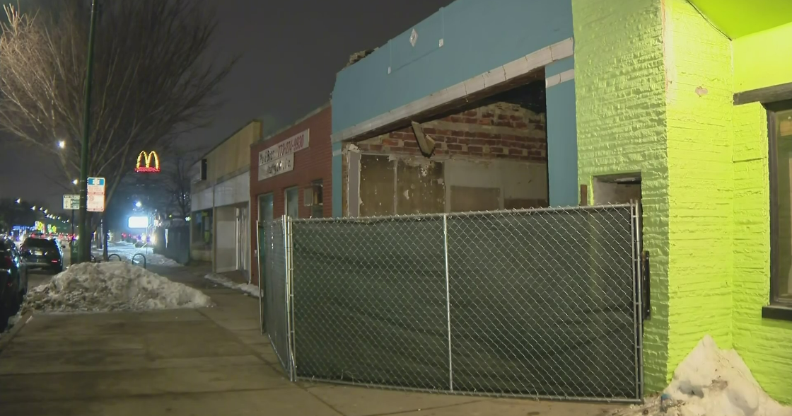 West Rogers Park Business Demolished After Raid By Police, Federal ...