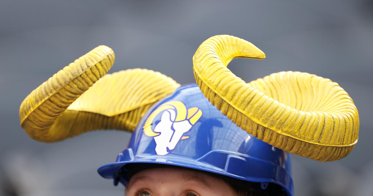 la rams horns hat