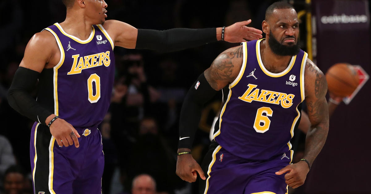 LeBron James closes in on scoring record as Lakers rally past Pacers -  Indianapolis News, Indiana Weather, Indiana Traffic, WISH-TV