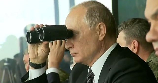 London Calling: Putin's motivations for unsettling Ukraine - CBS News