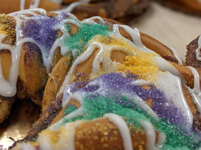 Couldn't make it down from Chicago for Mardi Gras this year, so decided to  try making a copycat recipe of Dong Phuong's King Cake. Honestly pretty  surprised at how much it tasted
