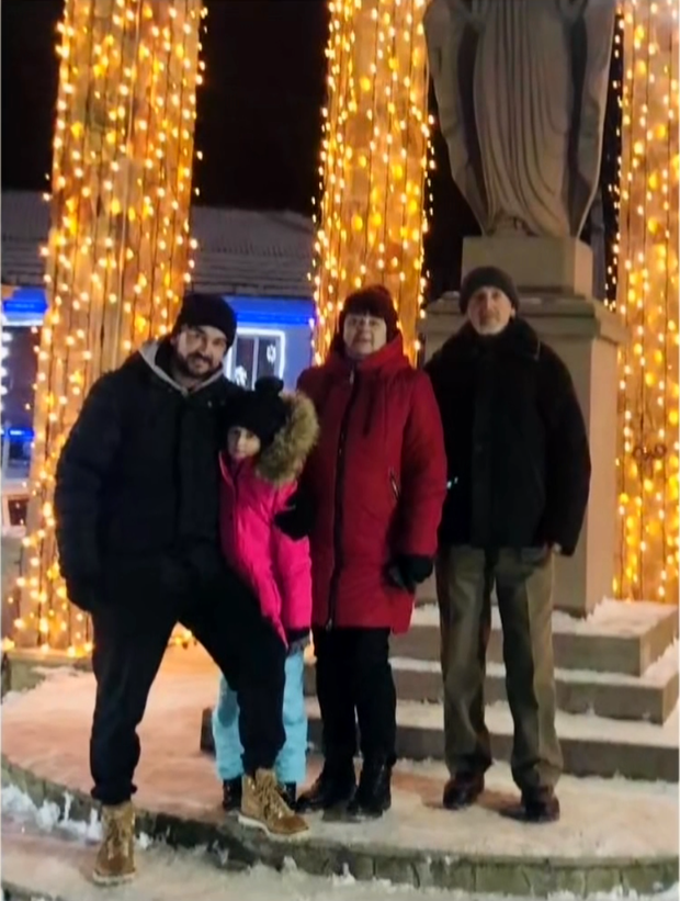 Zelinskyi Family Picture In Ukraine 