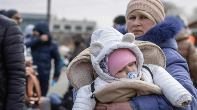 cbsn-fusion-un-at-least-677000-people-have-fled-ukraine-as-russian-invasion-continues-thumbnail-908585-640x360.jpg 