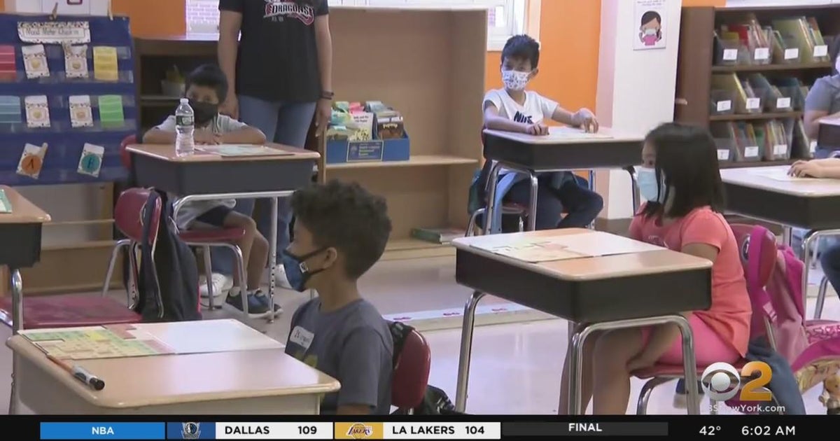 New York officially lifts statewide school mask mandate - CBS New York