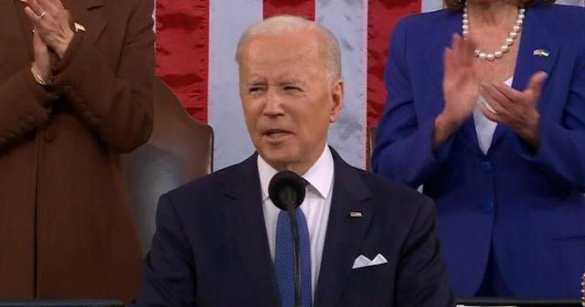 President Biden calls for unity on Ukraine and domestic issues - CBS News