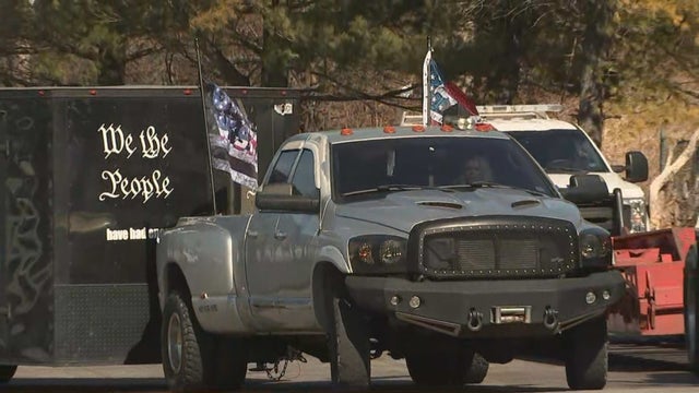 trucker-convoy.jpg 