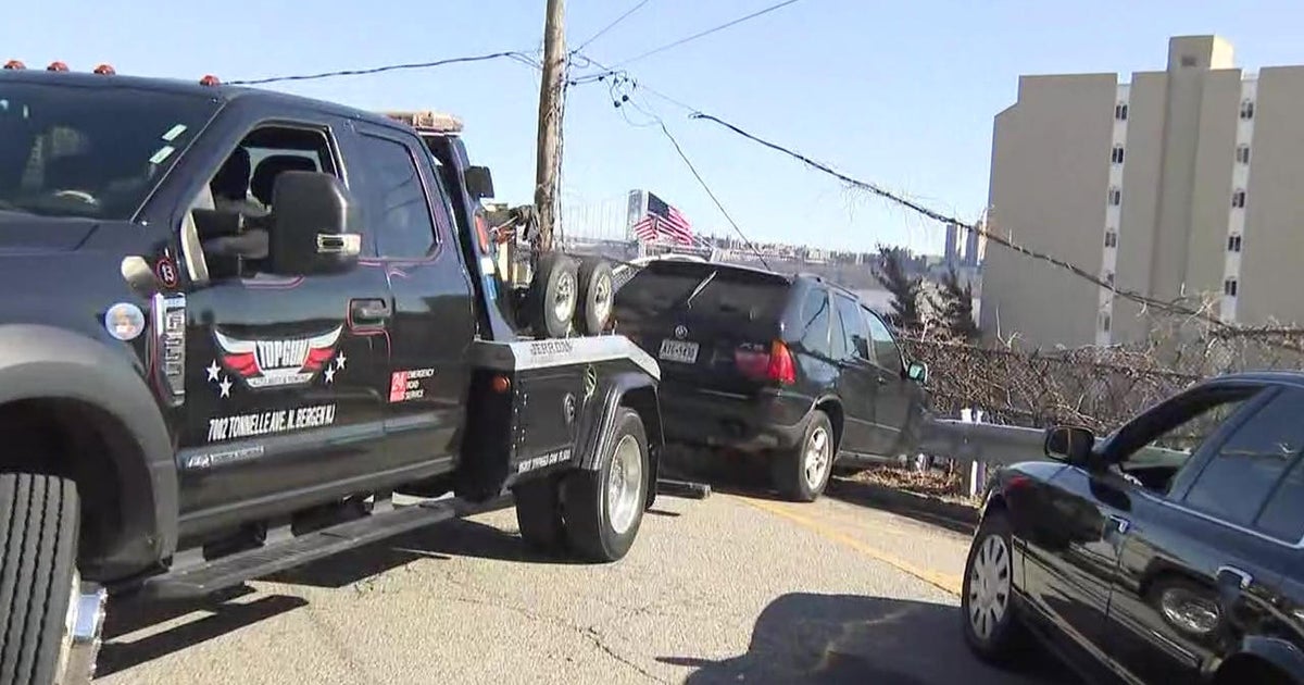 Witness Driver takes off on foot after crashing car on Route 5 in