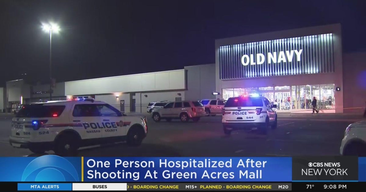 Police: Man wounded in shooting at Long Island mall - CBS New York