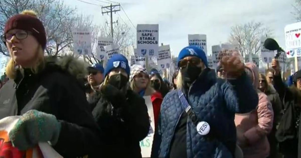 Minneapolis teachers strike after contract talks fail - CBS News