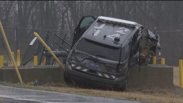 PA-State-Troopers-Involved-In-Car-Crash_frame_478.jpg 