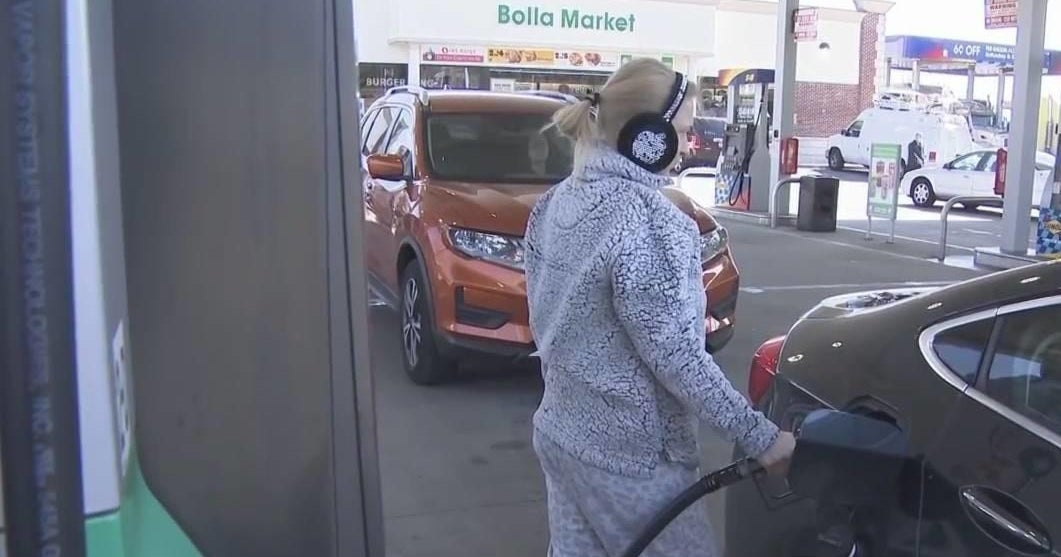 Republicans call on Gov. Hochul to suspend New York's gas tax CBS New York