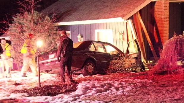 Car hits Apple Valley home 