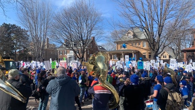 Minneapolis-Teachers-Strike-Governor-Mansion.jpg 