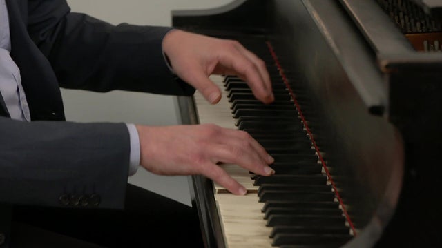 fingers-on-keys-1920.jpg 