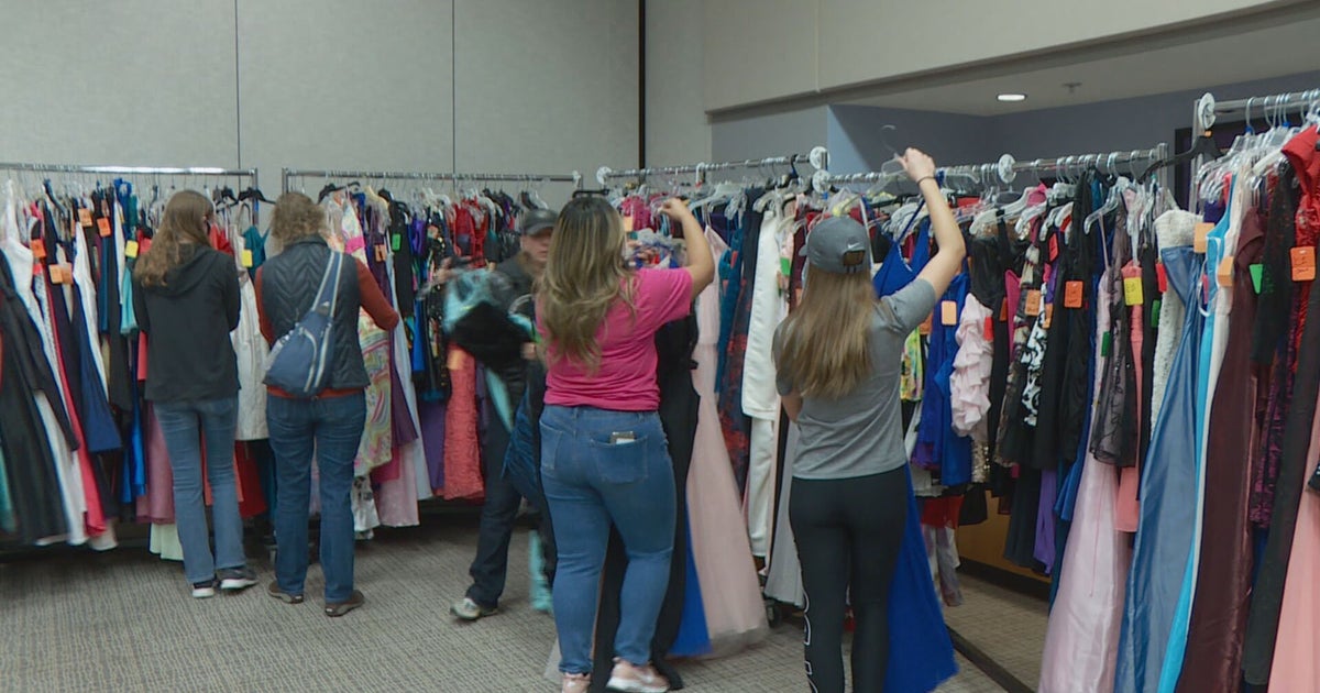 Colorado PopUp Prom Shop Girls For The First Time Since