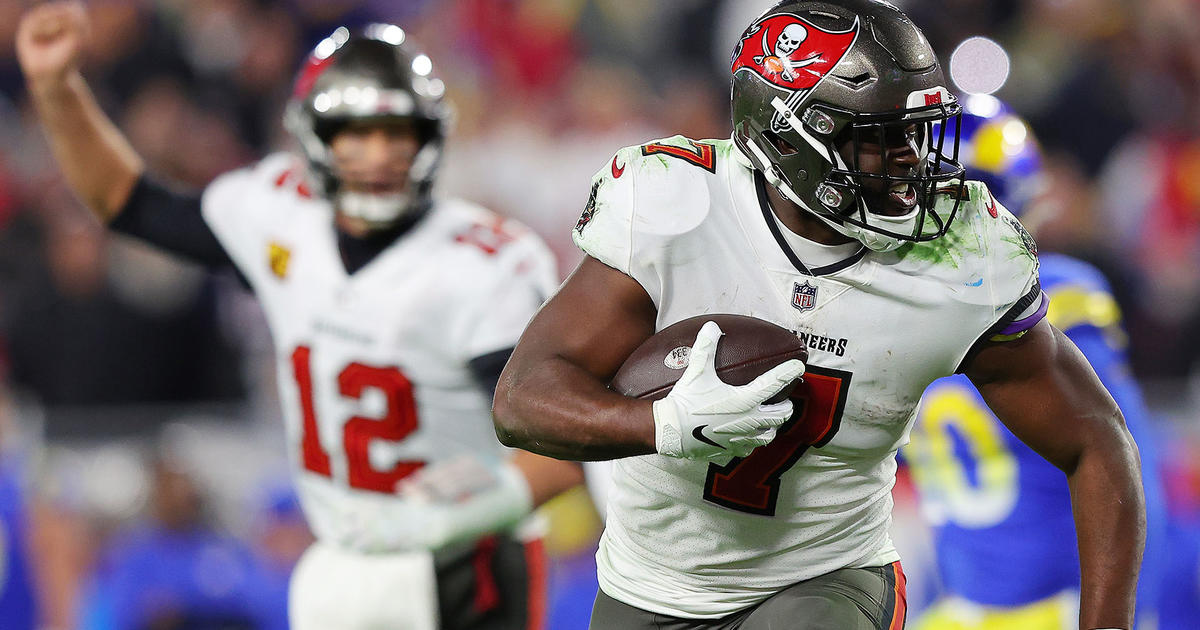 The Patriots are hosting former Buccaneers' RB Leonard Fournette