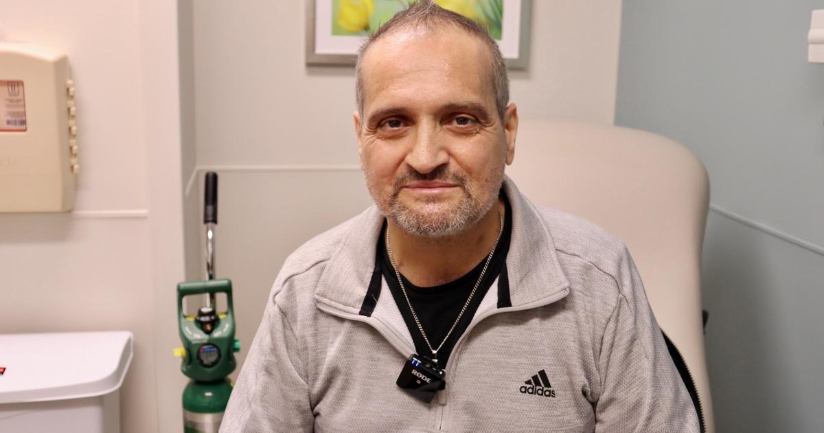 Double lung transplant saves Chicago man with terminal cancer: My life  went from zero to 100 - CBS News