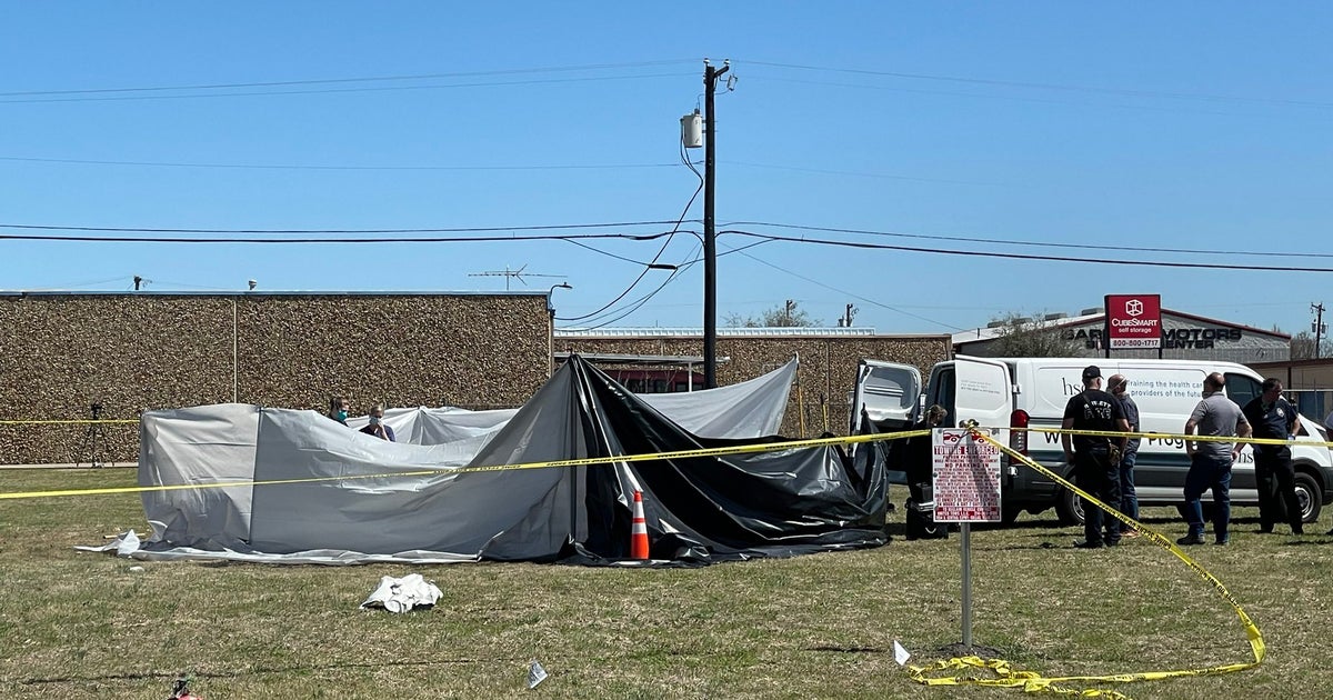 2 Dead After Helicopter Crashes In Rowlett, Bursts Into Flames CBS Texas