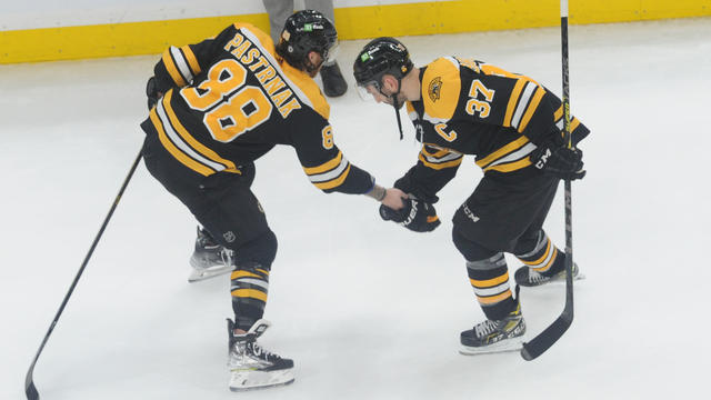 Bruins-Islanders.jpg 