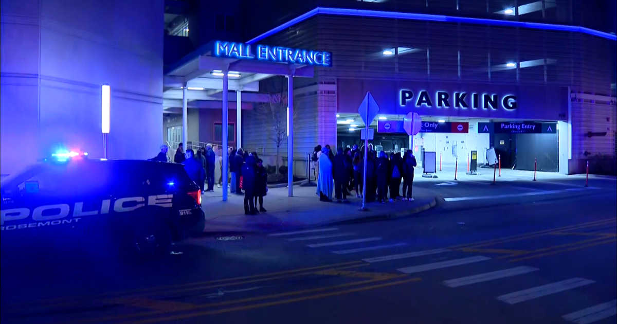 Man shot and killed at Fashion Outlets of Chicago mall in Rosemont  identified; teenage girl wounded, possible third victim fled - CBS Chicago