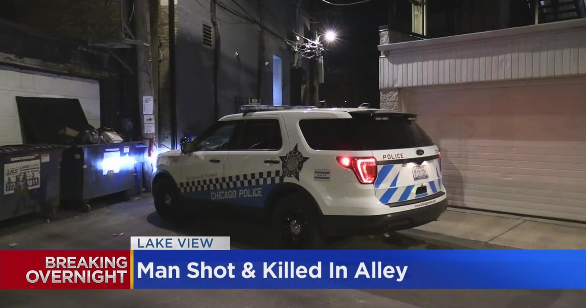 Man shot and killed in alley on North Side - CBS Chicago