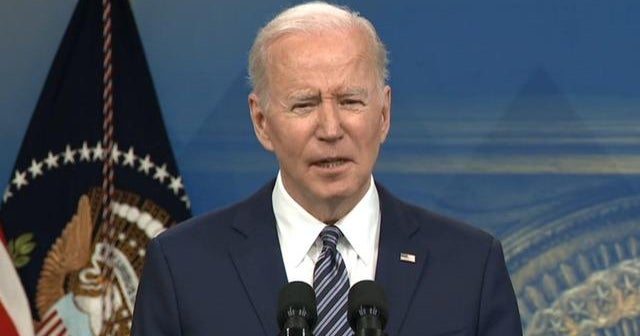 Biden taps U.S. oil reserve to ease gas prices - CBS News