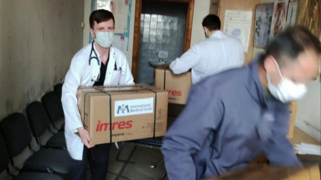 cbsn-fusion-us-charity-delivers-medical-supplies-in-ukraine-thumbnail-945537-640x360.jpg 