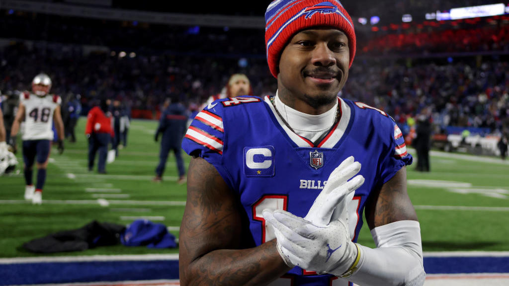 Bills trading Stefon Diggs to Texans in AFC East-altering move