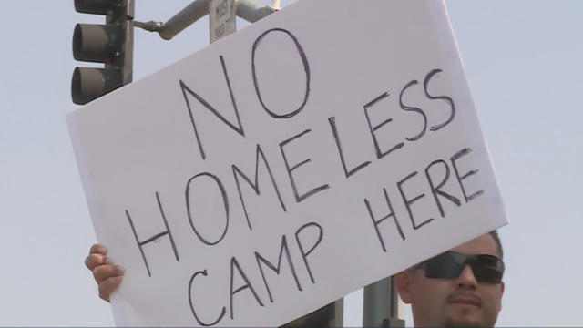 no-homeless-camp-here-sign.jpg 