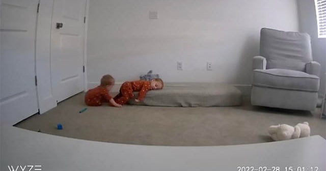 9monthold twins put themselves to sleep CBS News