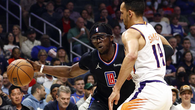 Phoenix Suns v Los Angeles Clippers 