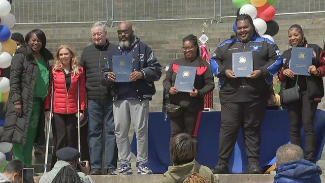 Roberts-PKG-CBSN-Celebration-of-Champions-040922_frame_3329.jpg 