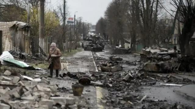 cbsn-fusion-does-possible-chemical-weapon-use-in-ukraine-change-the-response-to-the-war-thumbnail-958859-640x360.jpg 