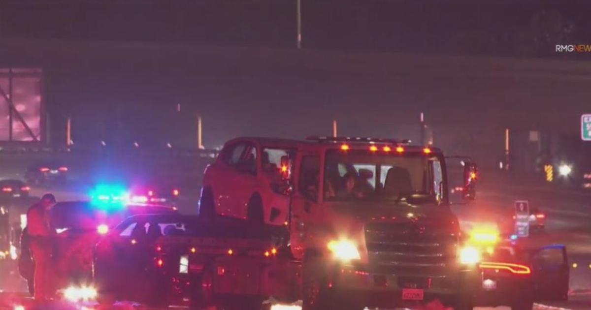 Man killed after running into traffic on 405 freeway in West LA; driver ...