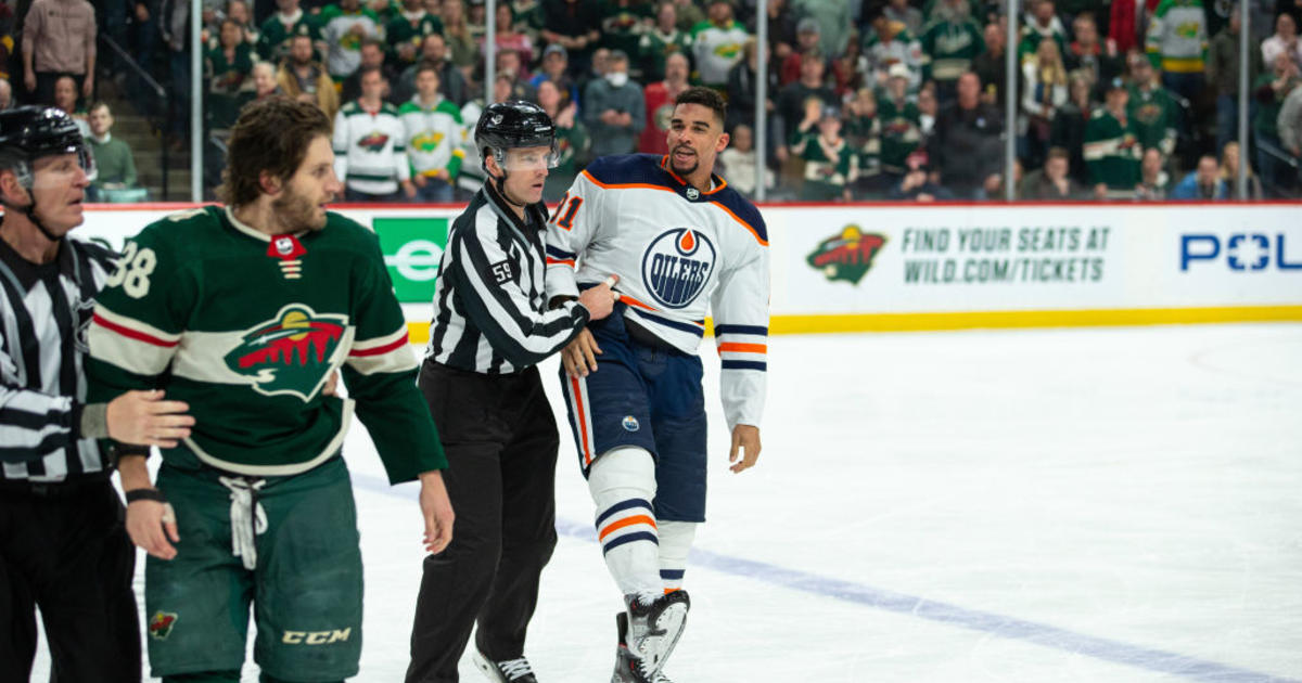 NHL fans divided as Minnesota Wild star avoids punishment for savage hit on  opponent - Mirror Online