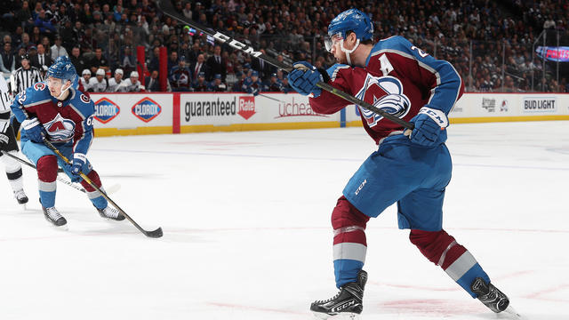 MacKinnon, Avs drub Kings to claim franchise-best 53rd win