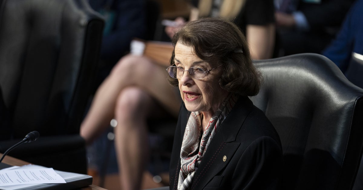 Feinstein issues defense after report alleging her memory is ...