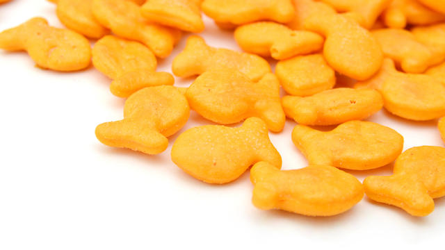 yellow goldfish crackers 