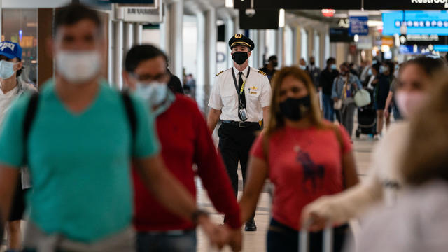 Florida Judge Voids US Mask Mandate for Planes, Other Travel 