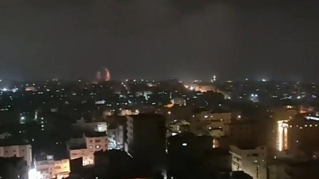 cbsn-fusion-israelis-and-palestinians-exchange-rocket-attacks-airstrikes-overnight-thumbnail-969938-640x360.jpg 