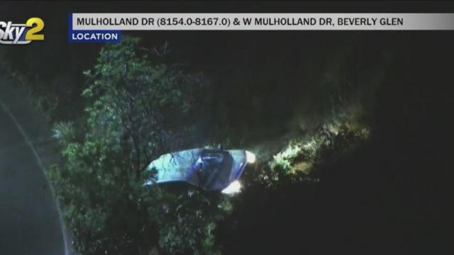 Stolen SUV crashes in Hollywood Hills during chase 