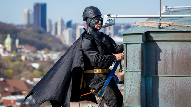 childrens-hospital-superhero-window-washers-1.png 