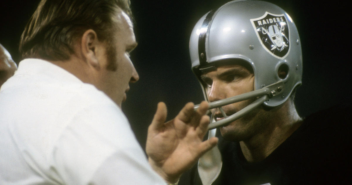 Ken Stabler, Quarterback Who Led Raiders to Title, Dies at 69