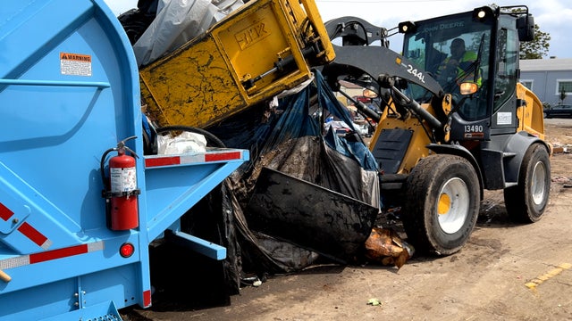 north-sac-cleanup-garbage-truck.jpg 