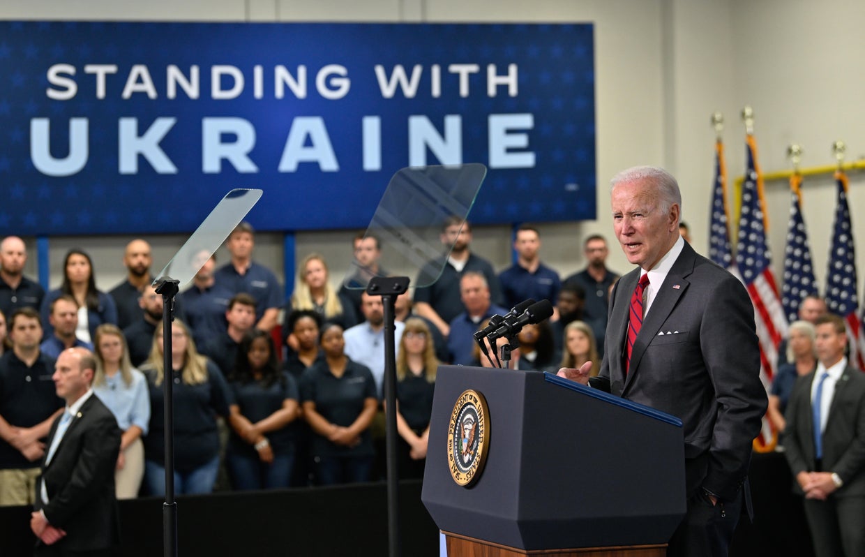 Biden tells workers producing Javelins, "You're allowing the Ukrainians