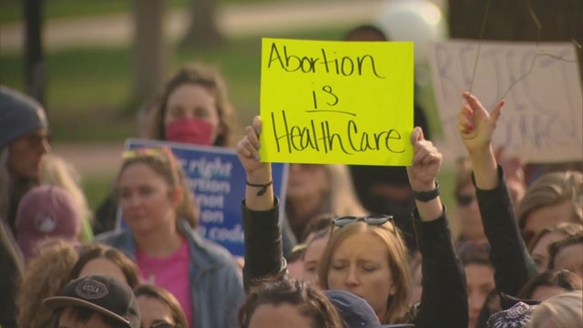 ABORTION-RIGHTS-REACTION-10-PKG.transfer_frame_688.jpeg